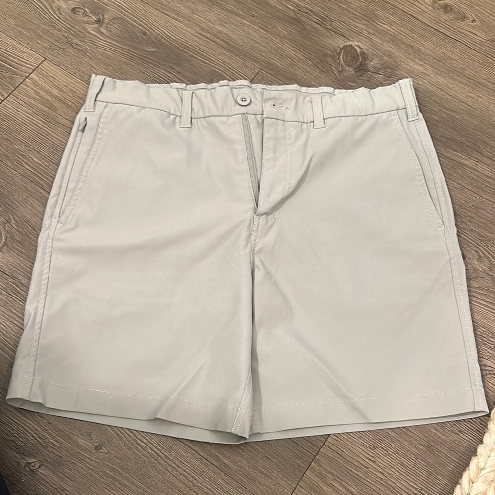 Men's Light Gray Golf Shorts ClubHouse Chino